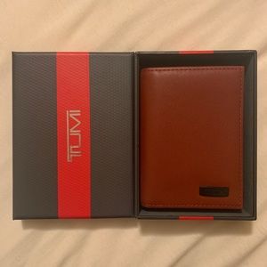 NWT! Tumi bi-fold unisex wallet